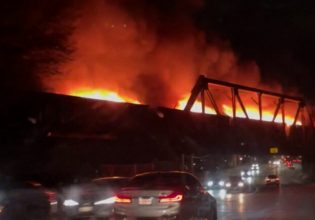Καναδάς: Τρένο τυλιγμένο στις φλόγες διασχίζει το κέντρο του Λονδίνου του Οντάριο (Βίντεο)