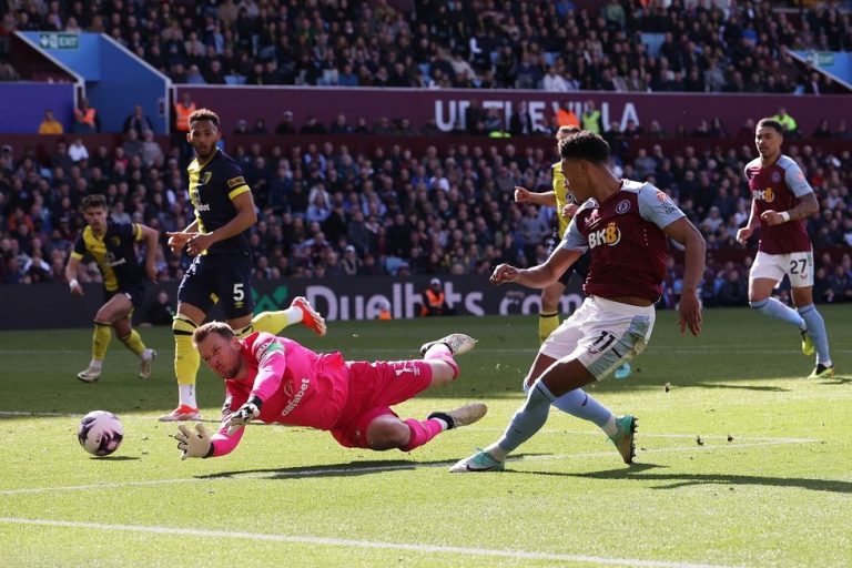 Άστον Βίλα – Μπόρνμουθ 3-1: Τρίποντο με ανατροπή για την αντίπαλο του Ολυμπιακού στο Conference League