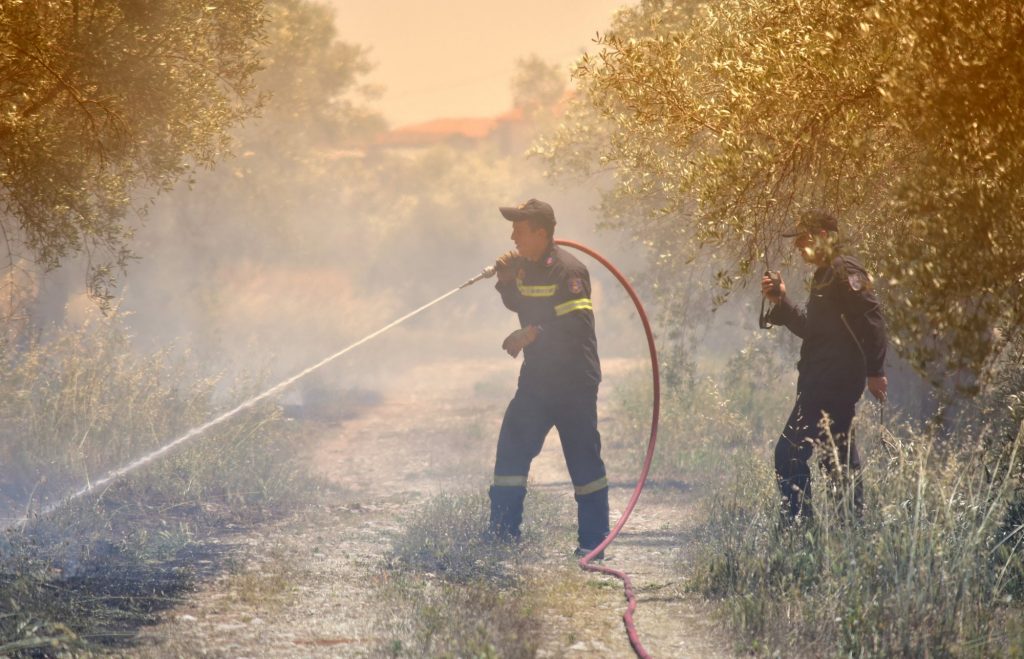 Συνελήφθη γυναίκα στον δήμο Σαρωνικού για πρόκληση πυρκαγιάς