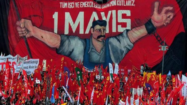 Τουρκία: Οδοφράγματα περιμετρικά της πλατείας Ταξίμ στην Κωνσταντινούπολη παραμονή Πρωτομαγιάς