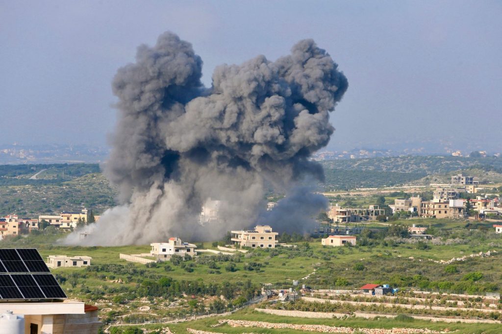 Μέση Ανατολή: Μπαράζ βομβαρδισμών του Ισραήλ – Η απάντηση στο Ιράν έχει ήδη ξεκινήσει