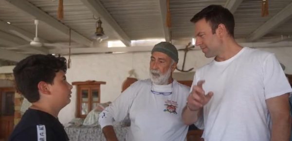 Επιστολή για τον Μητσοτάκη παρέδωσαν στον Κασσελάκη οι κάτοικοι των Λειψών – Τι του γράφουν;