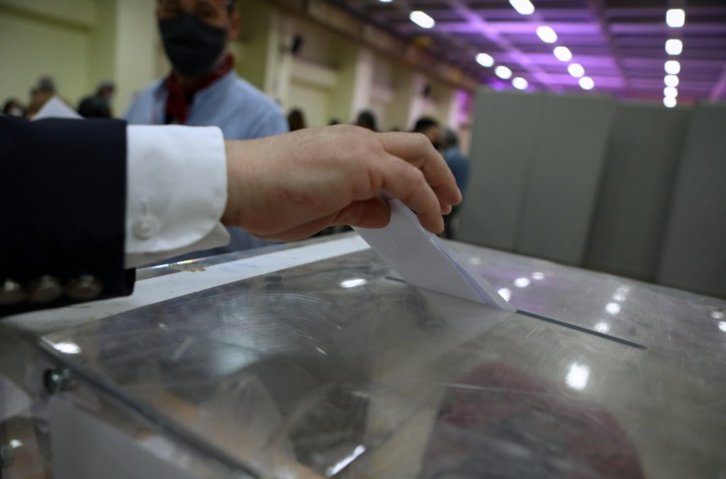 Οδηγός για τις προκριματικές εκλογές του ΣΥΡΙΖΑ – Πόσοι εκλέγονται από κάθε περιφέρεια