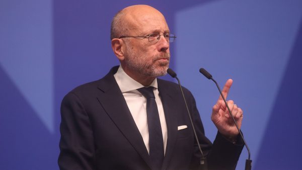 Οργή για τη δήλωση του Δ. Βαρτζόπουλου: «Η γυναικοκτονία έχει βιολογική βάση – Η γυναίκα είναι για να τίκτει