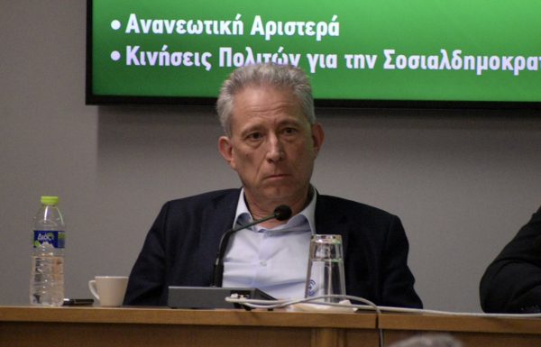 Στη δεύτερη θέση το ΠΑΣΟΚ για να αναδειχθεί σε de facto αξιωματική αντιπολίτευση, ζητεί ο Χρυσόγονος