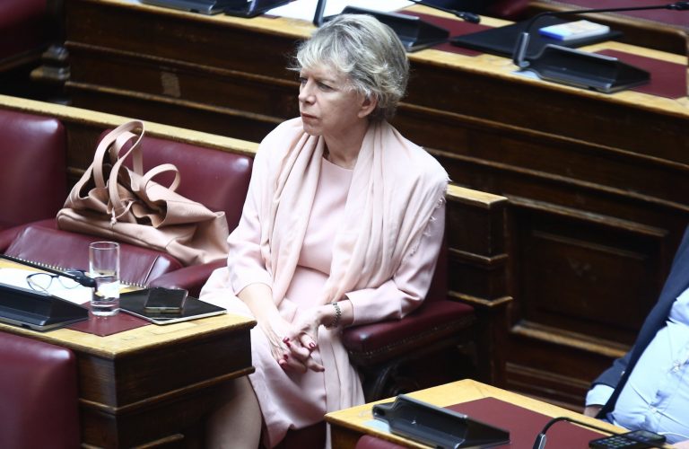 Επιμένει η Ακρίτα με νέα ανάρτηση και πυρά κατά Μητσοτάκη