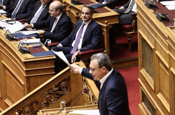 «Θα φορολογήσει η κυβέρνηση τα υπερκέρδη;» – Εκ νέου ερώτηση Φάμελλου σε Μητσοτάκη