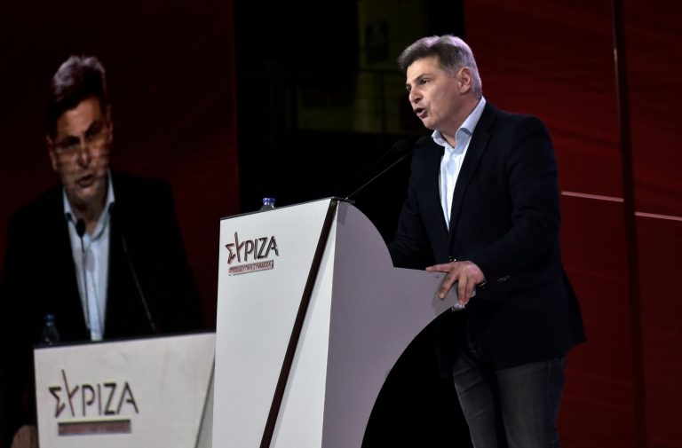 Φαραντούρης: Δεν καταλαβαίνω πώς η επενδυτική βαθμίδα επηρεάζει την τσέπη των πολιτών – Βολές ΝΔ