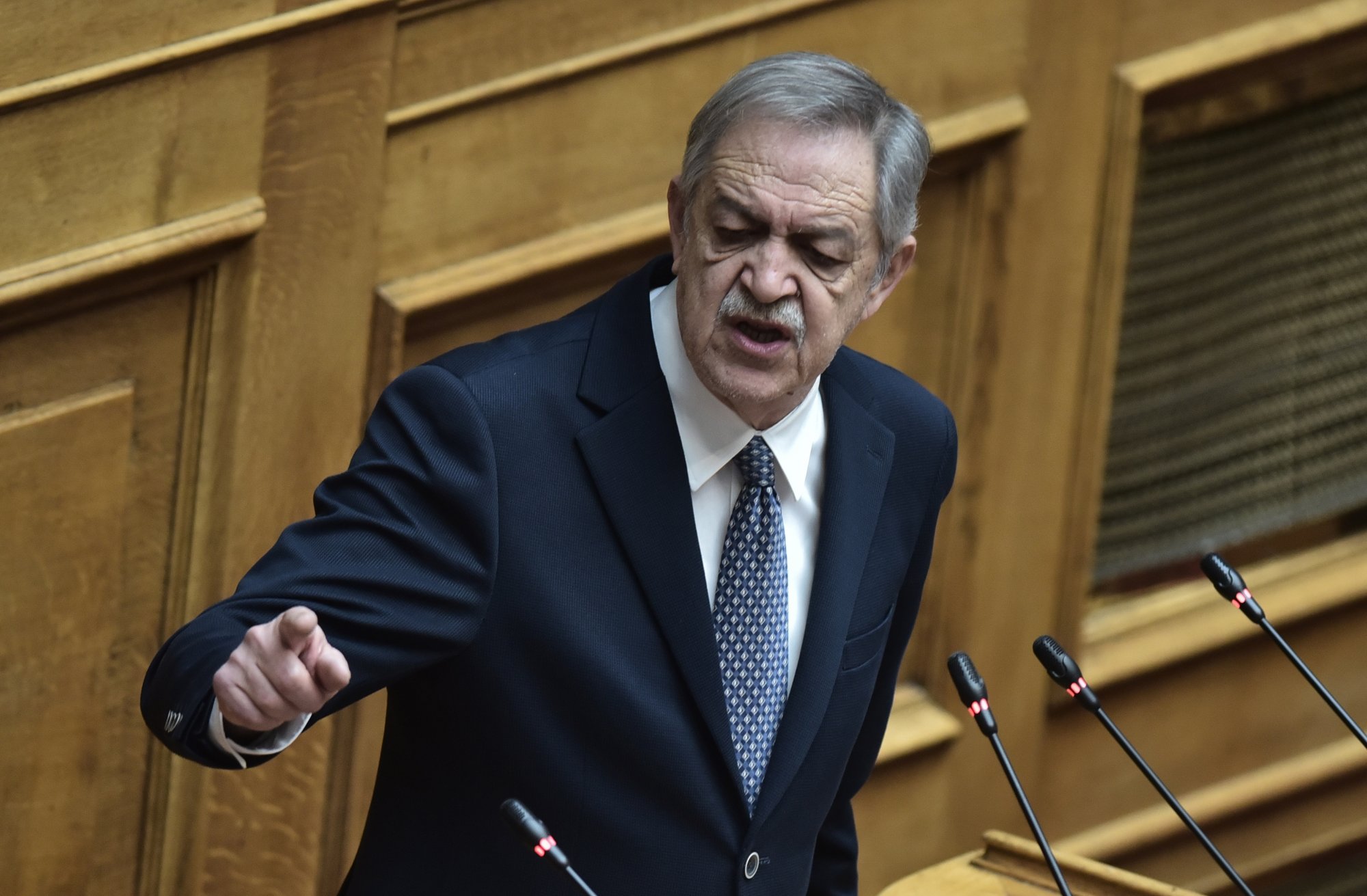 ΠΑΣΟΚ: Το φορολογικό σύστημα στην Ελλάδα παραμένει άδικο – Είναι εργαλείο αναδιανομής εισοδημάτων
