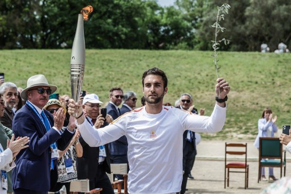 Στην Αθήνα η Ολυμπιακή Φλόγα – Κυκλοφοριακές ρυθμίσεις από την ΕΛ.ΑΣ, ποιοι δρόμοι επηρεάζονται