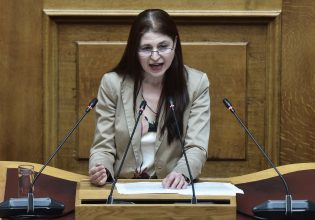 Μέλος της «Νίκης» η δράστις που χαστούκισε τη βουλευτή της ΝΔ – Αναστάλθηκε η κομματική ιδιότητά της