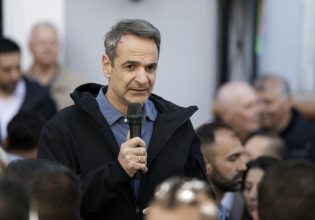 Βόλτα Μητσοτάκη στον Άγιο Δημήτριο – Έθεσε πάλι διλήμματα και ζήτησε συσπείρωση