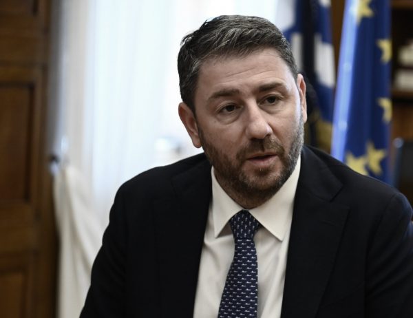 Ανδρουλάκης: Εκτός τόπου και χρόνου ο Μητσοτάκης, μακριά από τα καθημερινά προβλήματα του λαού