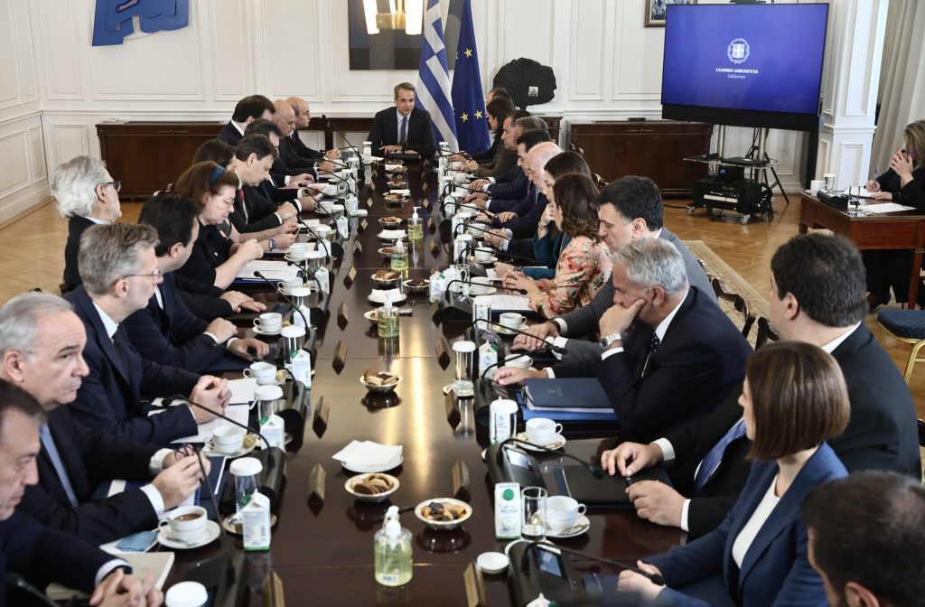 Ο Κασσελάκης δεν κατάλαβε καν τι ανακοινώθηκε για το μπόνους παραγωγικότητας, λένε κυβερνητικές πηγές