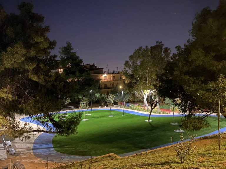 Ολοκληρώθηκε η ανάπλαση της νέας πλατείας στο Δήμο Παπάγου – Χολαργού