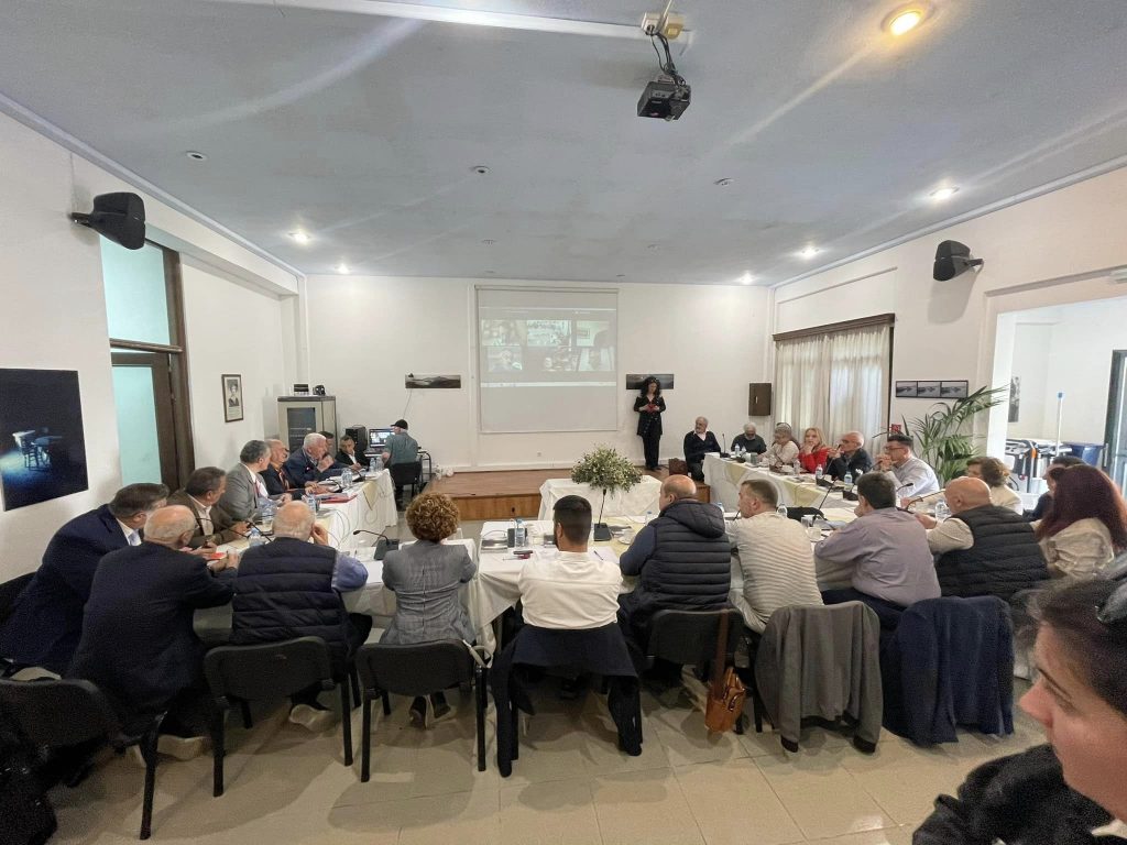 Ιστορική συνεδρίαση του Περιφερειακού Συμβουλίου στους Φούρνους