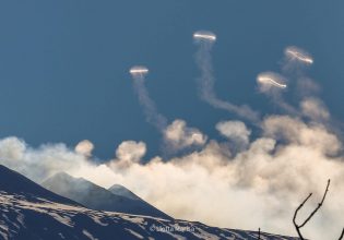 Αίτνα: Το ηφαίστειο έχει κέφια και φυσάει δαχτυλίδια καπνού