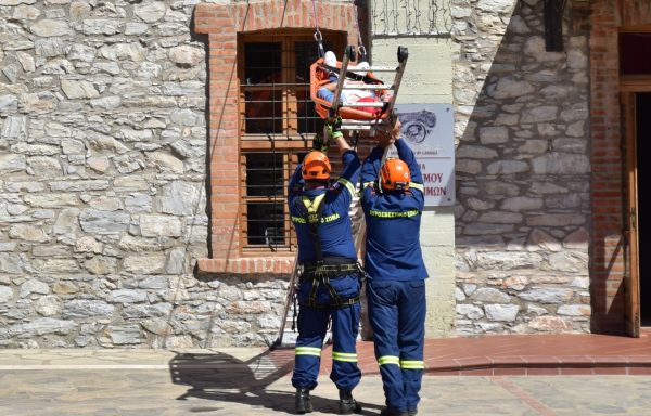 Άσκηση αντιμετώπισης επιπτώσεων σεισμού 6.8 βαθμών στο Δήμο Λαρισαίων