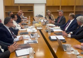 Συνάντηση Χαρδούβελη με ΣΥΡΙΖΑ: Θα συνεχίσουμε να στηρίζουμε οικονομία, μεταρρυθμίσεις και επιχειρηματικότητα