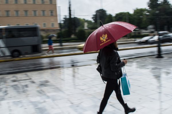 Καιρός σήμερα: Πτώση της θερμοκρασίας και βροχές σε όλη τη χώρα