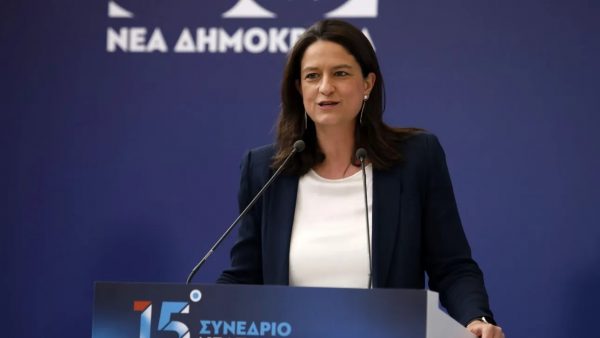 Συνέδριο ΝΔ: Δεν μας φοβίζει το πολιτικό κόστος, λέει η Κεραμέως – Κουβέντα για τα email
