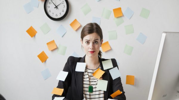 Οι 4 κακές συνήθειες που πρέπει να «κόψετε» αν θέλετε να εξελιχθείτε