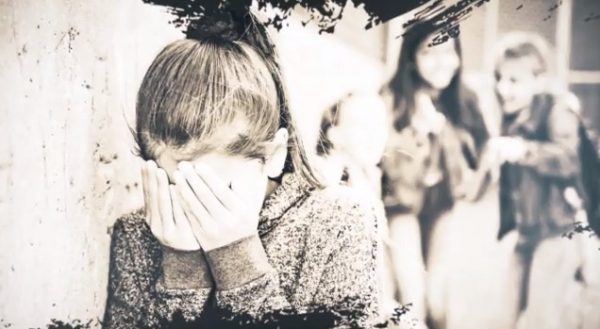 Μεσολόγγι: «Τη χτυπούσε στο πρόσωπο, το κεφάλι και τα πλευρά» – Νέο σοκαριστικό περιστατικό βίας σε σχολείο