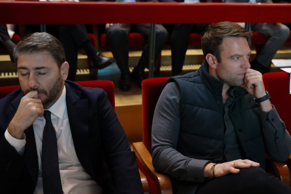 «Εμένα σχηματίστηκε ο πράσινος ήλιος του ΠΑΣΟΚ» – Η απάντηση Ανδρουλάκη σε Κασσελάκη