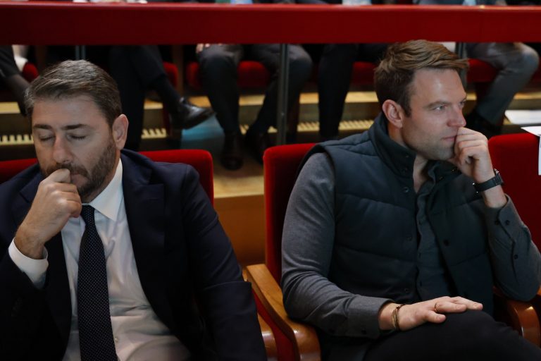 «Εμένα σχηματίστηκε ο πράσινος ήλιος του ΠΑΣΟΚ» – Η απάντηση Ανδρουλάκη σε Κασσελάκη