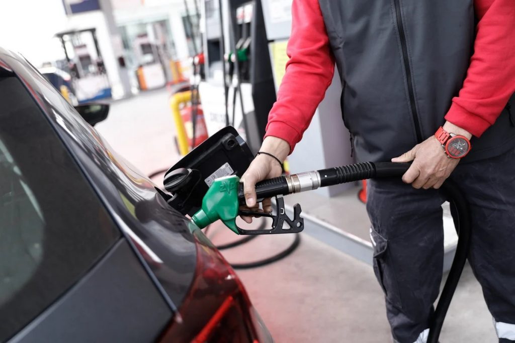 Βενζίνη: Στο «κόκκινο» η τιμή της αμόλυβδης
