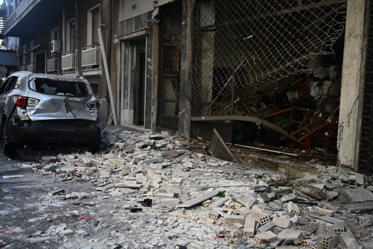 Τέσσερις συλλήψεις για τις βομβιστικές επιθέσεις σε Καλλιθέα και Πειραιά