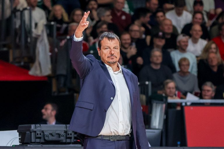 Αταμάν: «Απαράδεκτη εμφάνιση, δεν μπορεί να παίζει έτσι ο Βιλντόζα»