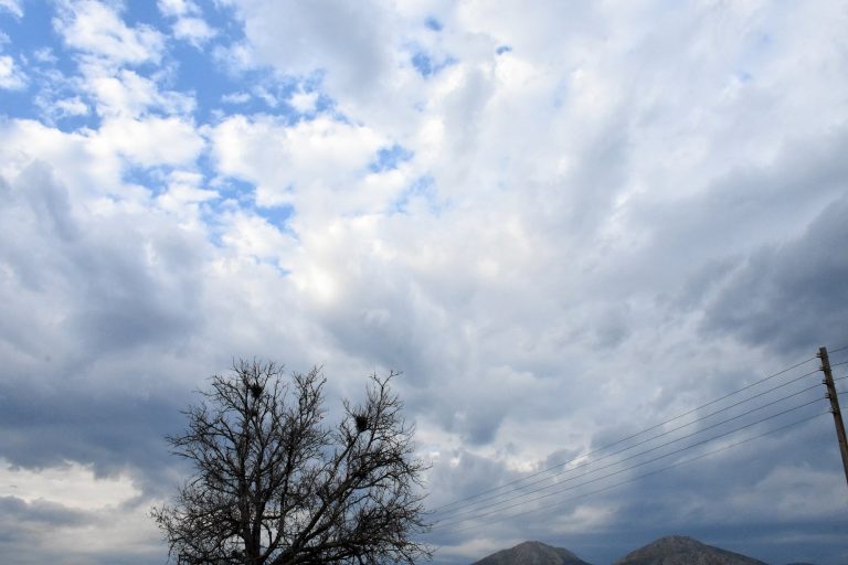 Καιρός σήμερα: Θυελλώδεις βοριάδες με πτώση θερμοκρασίας