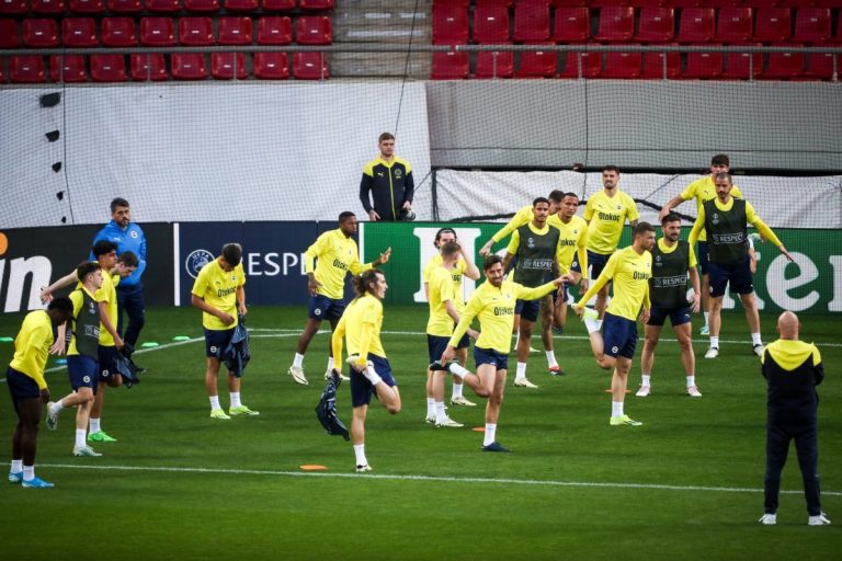 Η 11άδα της Φενέρμπαχτσε κόντρα στον Ολυμπιακό (pic)