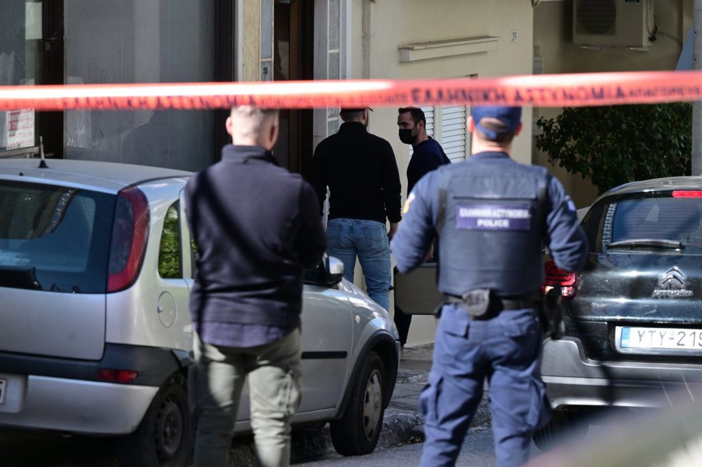 Ηλιούπολη: Από την καραμπίνα οι απαντήσεις για την οικογενειακή τραγωδία