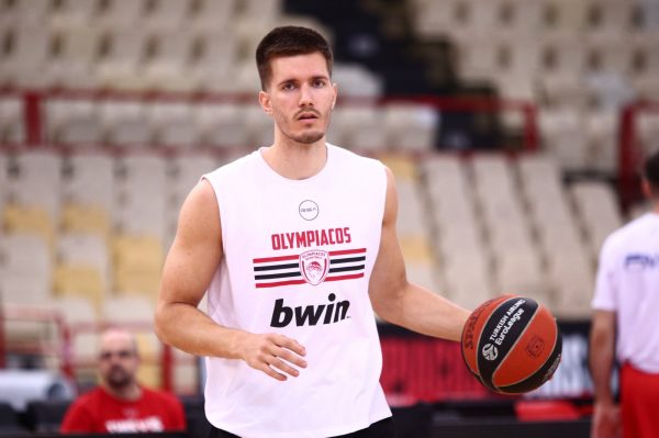 Ολυμπιακός: Με Πετρούσεφ η 12άδα για το Game 2 με την Μπαρτσελόνα