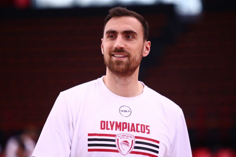 Με Μιλουτίνοφ η 12άδα του Ολυμπιακού για το παιχνίδι με την Φενερμπαχτσέ