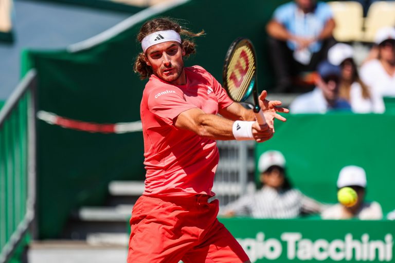 Ανατροπή και πρόκριση στα ημιτελικά της Βαρκελώνης για τον Τσιτσιπά (2-1, vids)