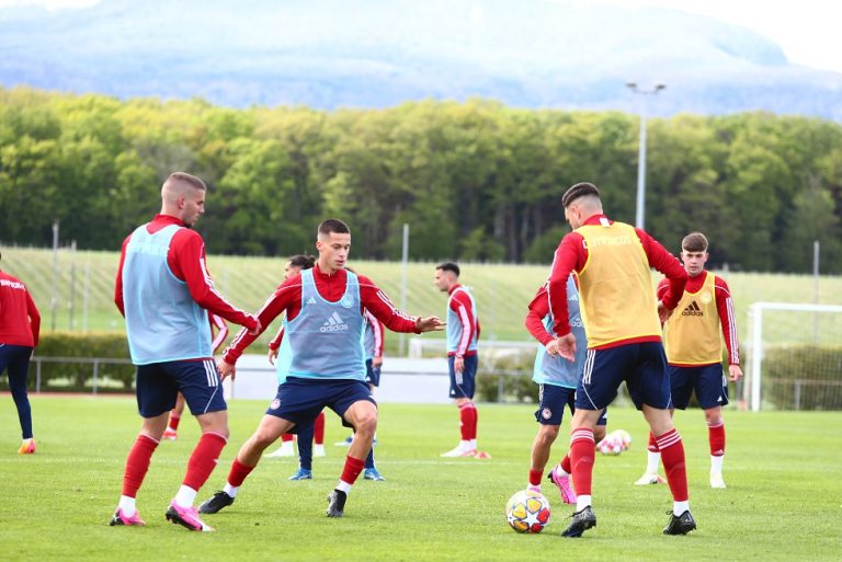 Η προπόνηση της Κ19 του Ολυμπιακού στη Νιόν (vids)