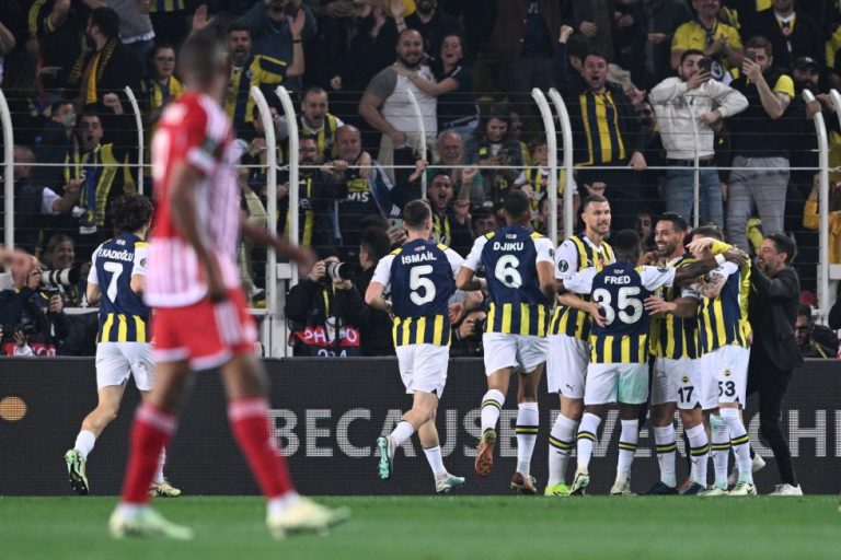 Ο Καχβετσί έκανε το 1-0 για τη Φενέρ (vid)