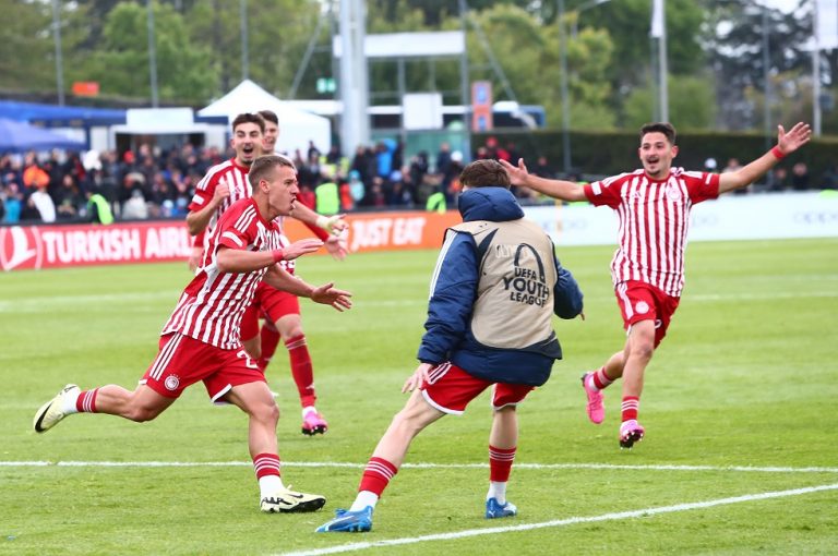 Φοβερό βίντεο: Η γκολάρα του Μπακούλα από την κερκίδα!