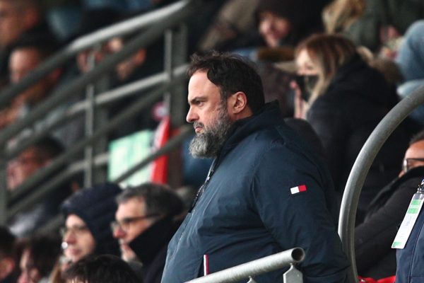 Η αγωνία του Βαγγέλη Μαρινάκη στο πέναλτι του Μουζακίτη (vid)