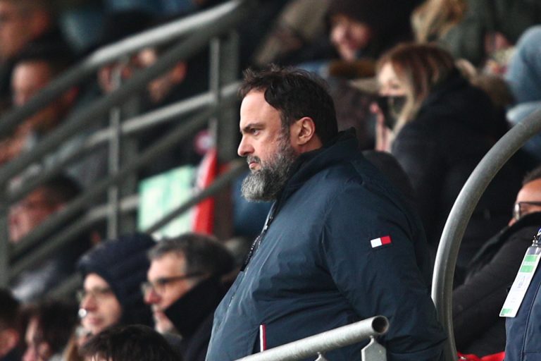 Η αγωνία του Βαγγέλη Μαρινάκη στο πέναλτι του Μουζακίτη (vid)