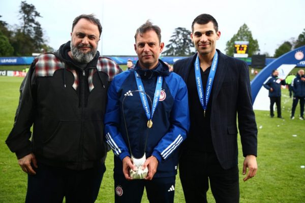 Συλαϊδόπουλος: «Ας είναι αυτό η αρχή για να πιστέψουμε στους Έλληνες ποδοσφαιριστές» (vid)