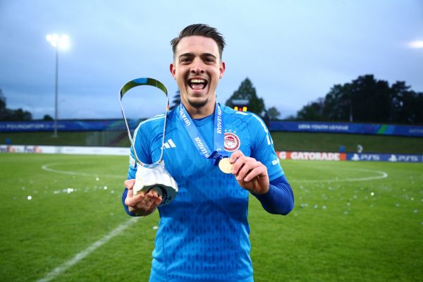 Έχει «τρελάνει» την Ευρώπη ο Σίνα: «Ο καλύτερος τερματοφύλακας του Youth League» (vids+pics)