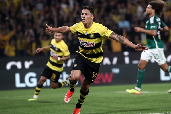 Τραγικό λάθος του Ακαϊντίν, διπλασιάζει τα γκολ της ΑΕΚ ο Πόνσε (vids)