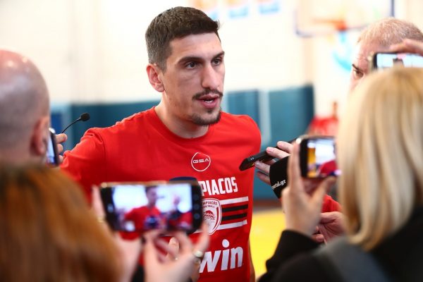 Λαρεντζάκης: «Ξέρω την εμπιστοσύνη του κόουτς, ένιωθα ότι θα τις βάλω και μπήκα και τις έβαλα»