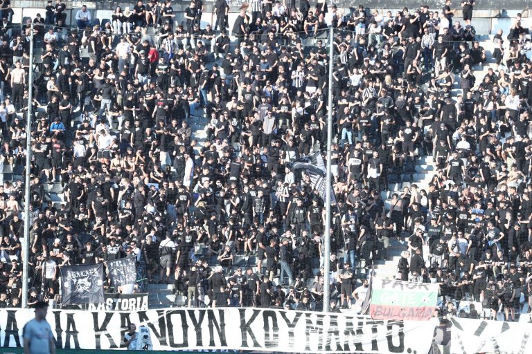 Χαμός με τα πανό στην Τούμπα (vid)