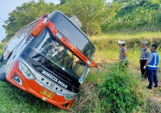 Ινδονησία: Επτά νεκροί και 15 τραυματίες σε τροχαίο με λεωφορείο