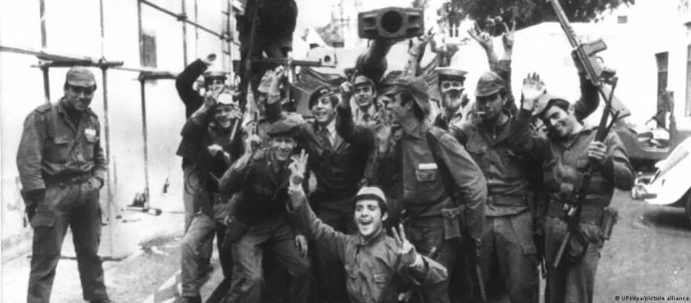 Πορτογαλία: 50 χρόνια μετά την Επανάσταση των Γαρυφάλλων